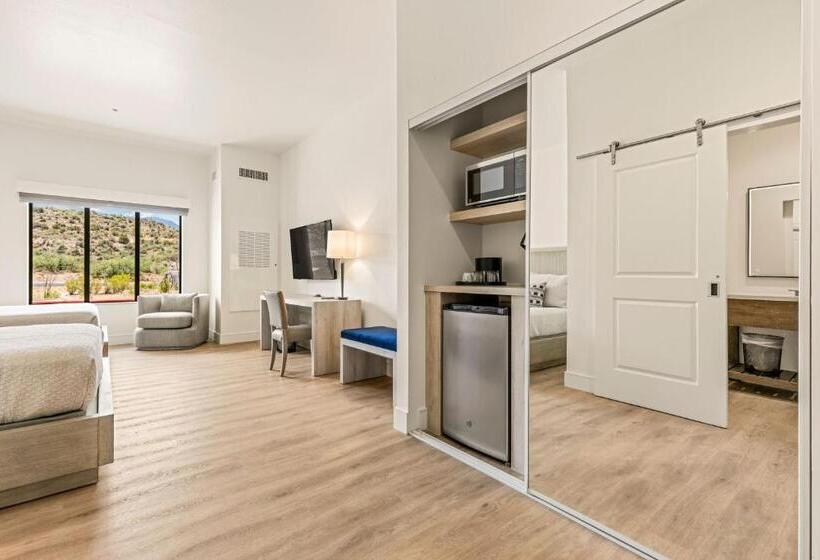 غرفة قياسية, Taawaki Inn