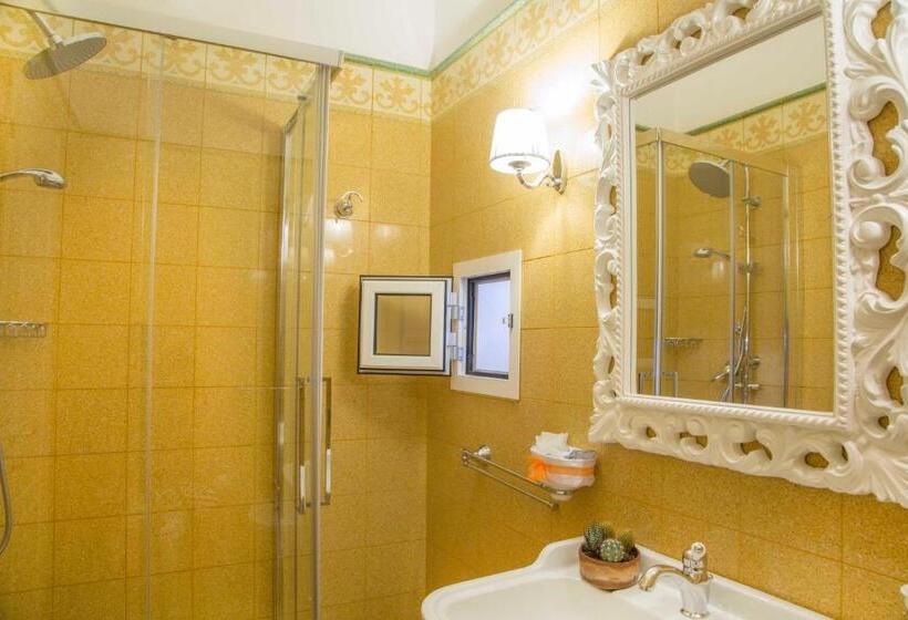 اتاق استاندارد چهار تخته, B&b Monsignore