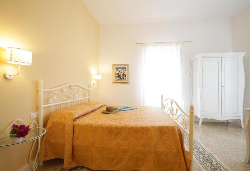 اتاق استاندارد چهار تخته, B&b Monsignore