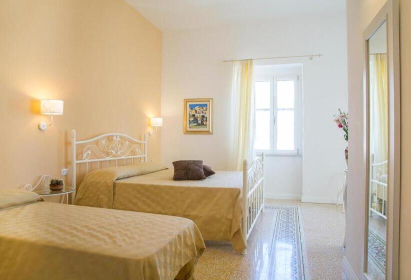 اتاق استاندارد چهار تخته, B&b Monsignore