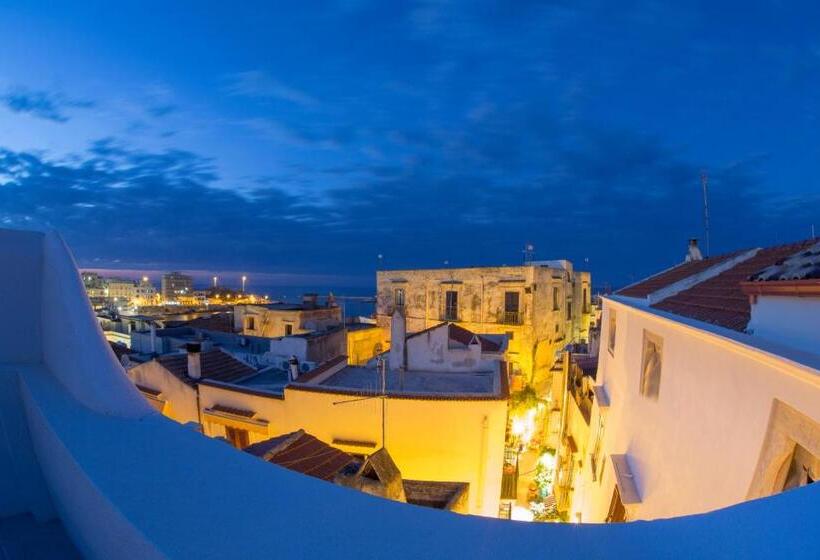 سوییت سوپریور با چشمانداز دریا, B&b Monsignore