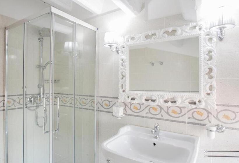 سوییت سوپریور با چشمانداز دریا, B&b Monsignore