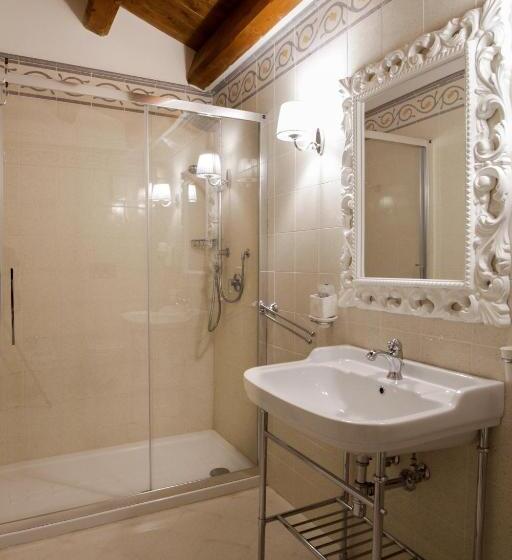 اتاق اکونومی, B&b Monsignore