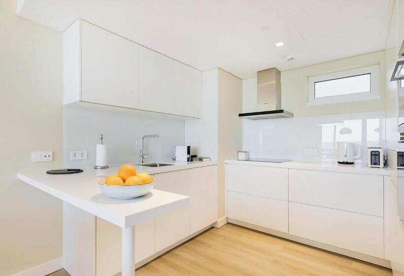 침실 4개 아파트, Dom Pedro Residences