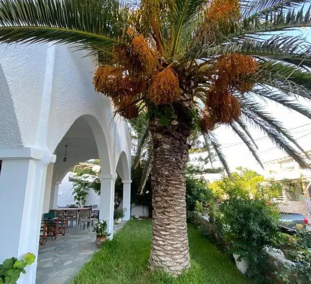 اتاق استاندارد با چشم‌انداز کوهستان, Achilleion