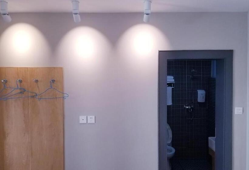 اتاق استاندارد با 2 تخت دوبل, Fengma Feiyang Hostel