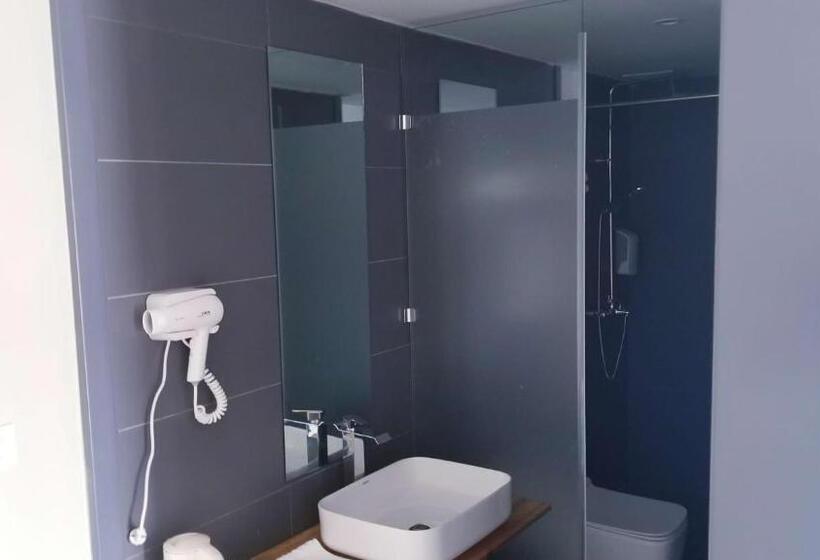 اتاق استاندارد با بالکن, Fengma Feiyang Hostel