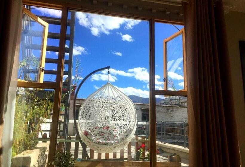 اتاق استاندارد با بالکن, Fengma Feiyang Hostel