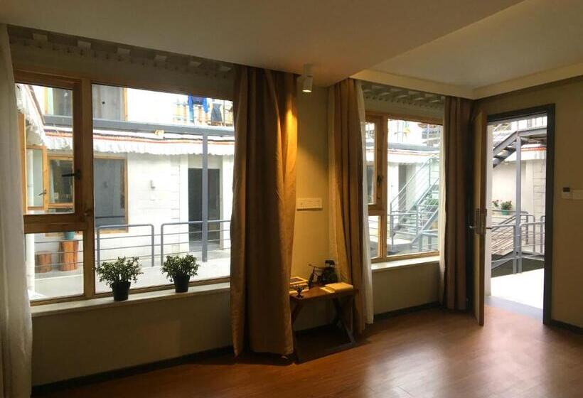 اتاق خانوادگی, Fengma Feiyang Hostel