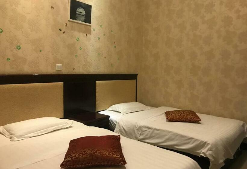 חדר אקונומי, Emeishan Moon Bay