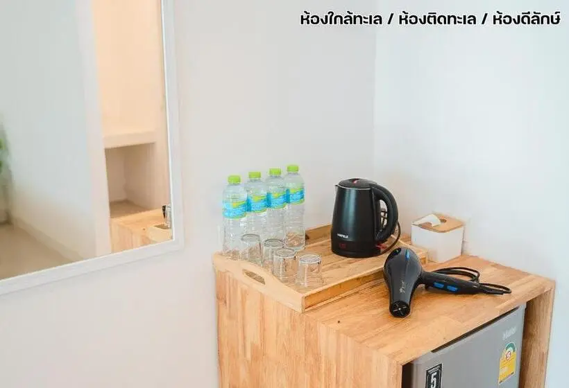 キングサイズベッドのスタンダードルーム, The Toy Beach Resort Rayong