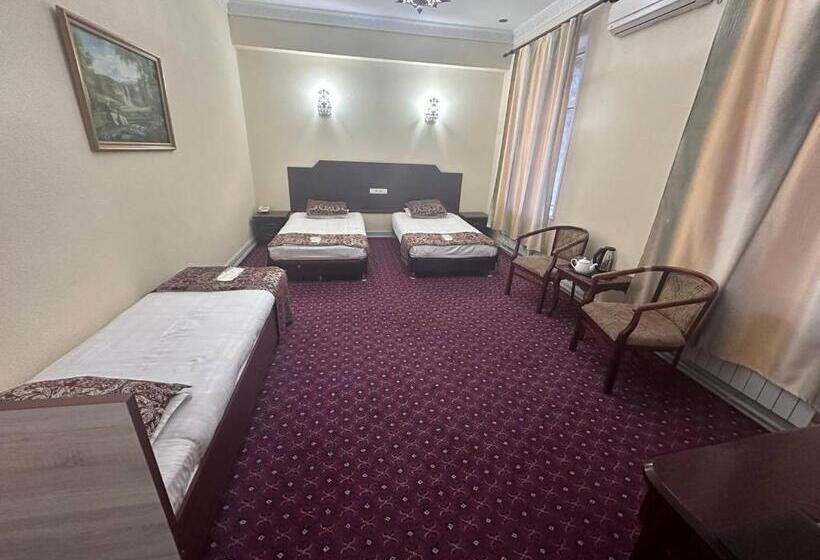 غرفة قياسية ثلاثية, Grand Silk Road