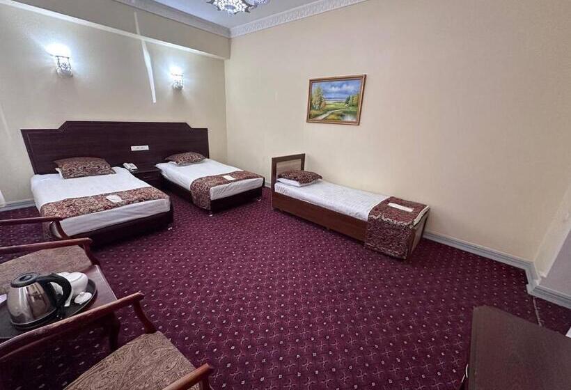 غرفة قياسية ثلاثية, Grand Silk Road