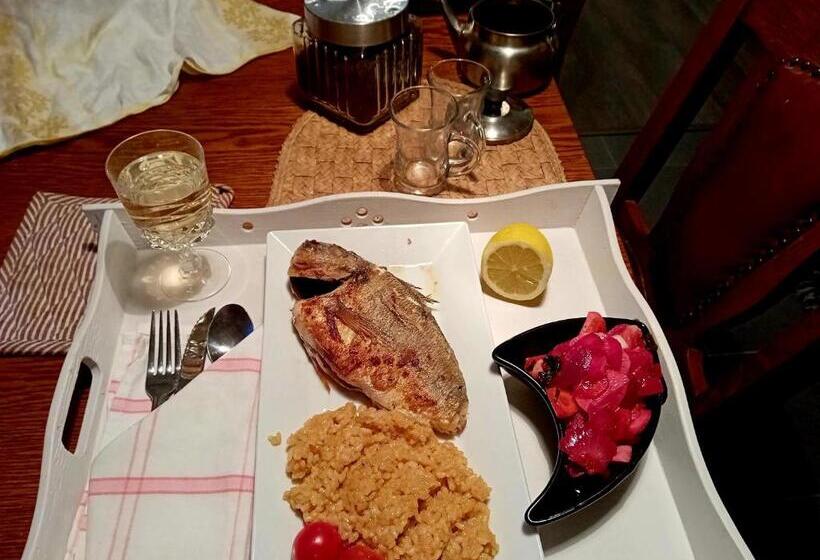 اتاق اکونومی, Medina