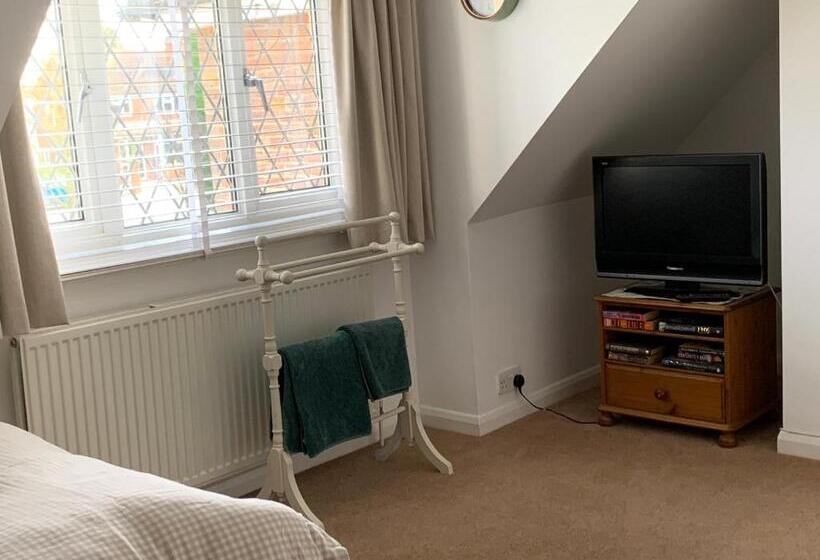 庭の見えるシングルルーム, 83