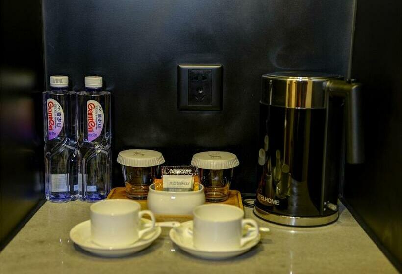 اتاق استاندارد, David S Deer