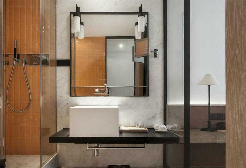 اتاق استاندارد, David S Deer