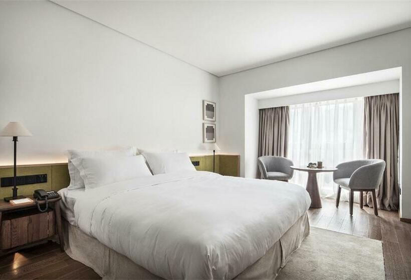 اتاق استاندارد, David S Deer