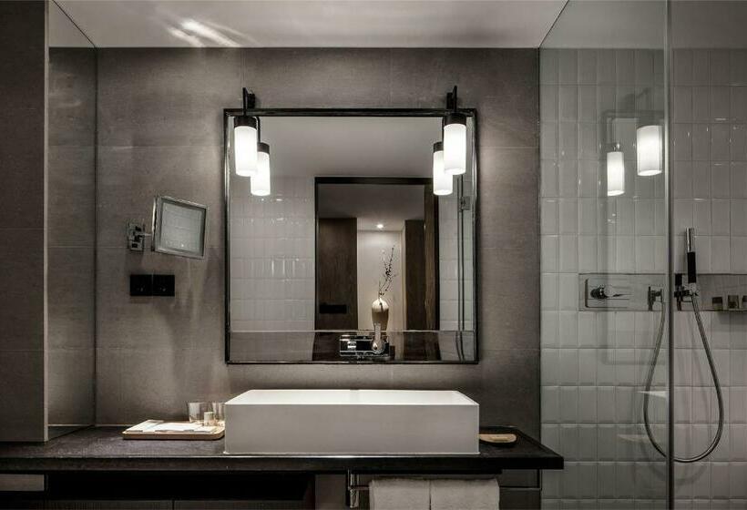 اتاق راحتی, David S Deer