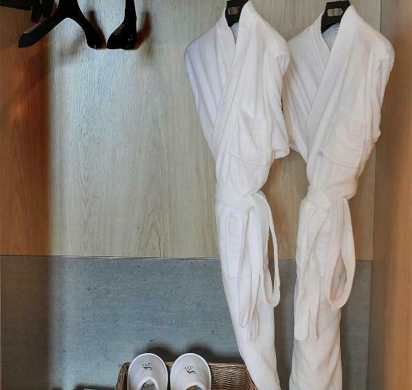 اتاق راحتی, David S Deer