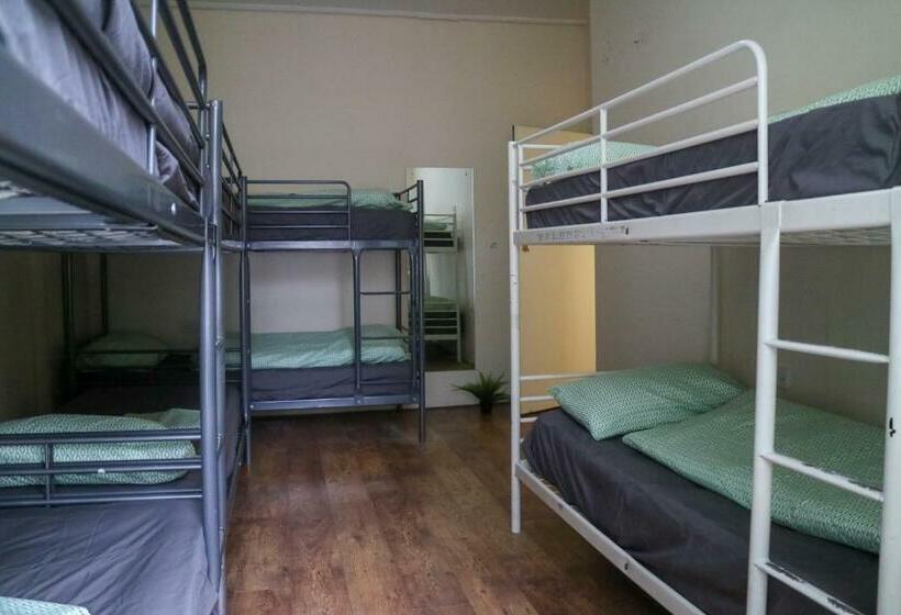 共用房间的床, Onefam Notting Hill