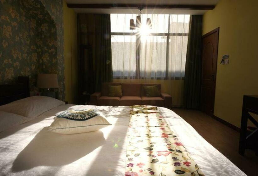 חדר דלוקס, Dali Garden