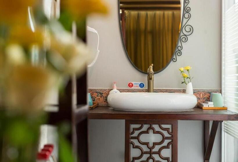 סוויטת 2 חדרי שינה, Dali Garden