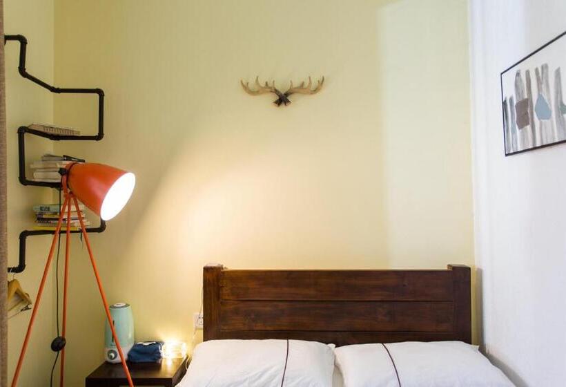 חדר בסיסי, Dali Garden