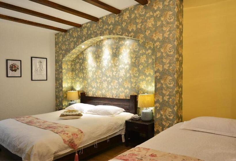 חדר משפחתי, Dali Garden