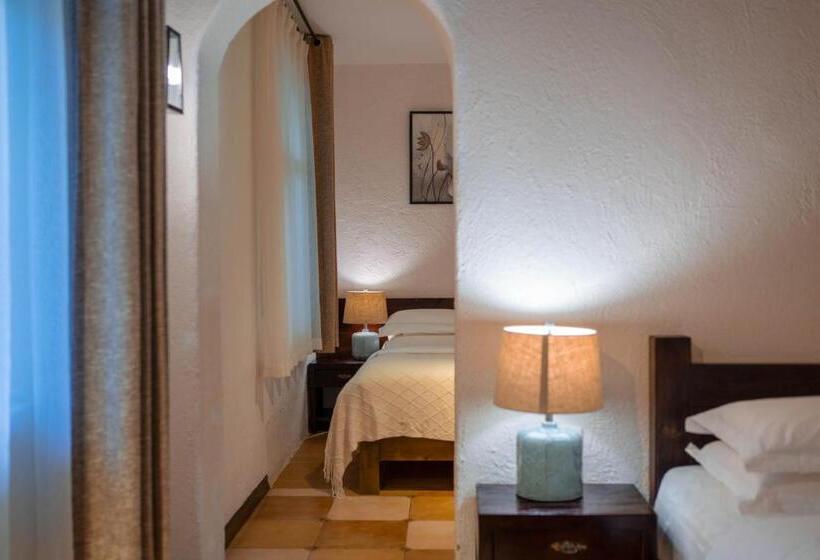 סוויטת 2 חדרי שינה, Dali Garden