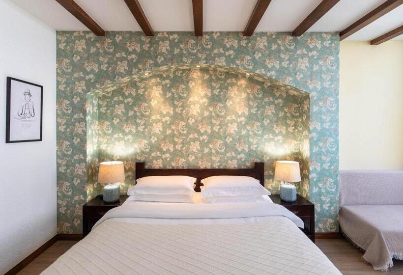 חדר דלוקס, Dali Garden