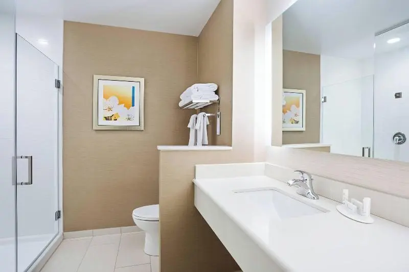 Standard-huone King-vuode, Fairfield Inn & Suites By Marriott Belle Vernon