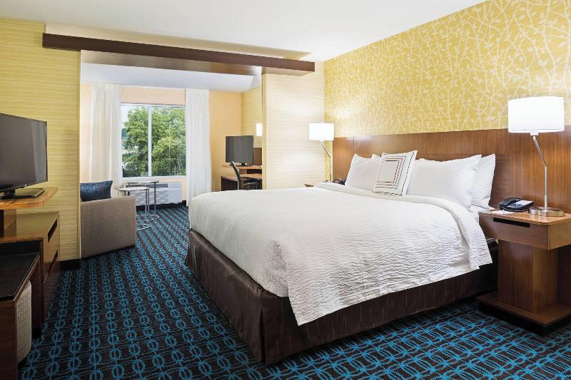 Люкс Кровать Кинг, Fairfield Inn & Suites By Marriott Belle Vernon