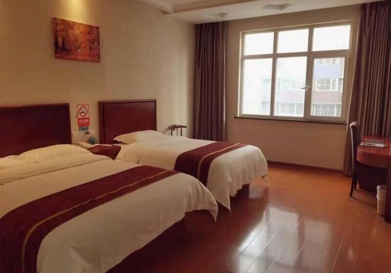 Семейный Номер Deluxe, Greentree Inn Beijing International Studies University Dalianpo Metro Station Express