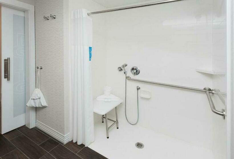 Номер Стандарт Кровать Кинг Адаптированный для Инвалидов, Hampton Inn Kennebunk Kennebunkport