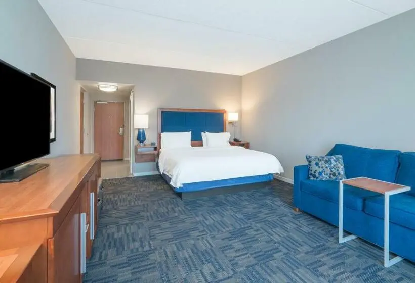 キングサイズベッドのスタンダードルーム, Hampton Inn & Suites Newburgh Stewart Airport