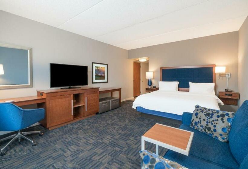 غرفة قياسية سرير كينج, Hampton Inn & Suites Newburgh Stewart Airport