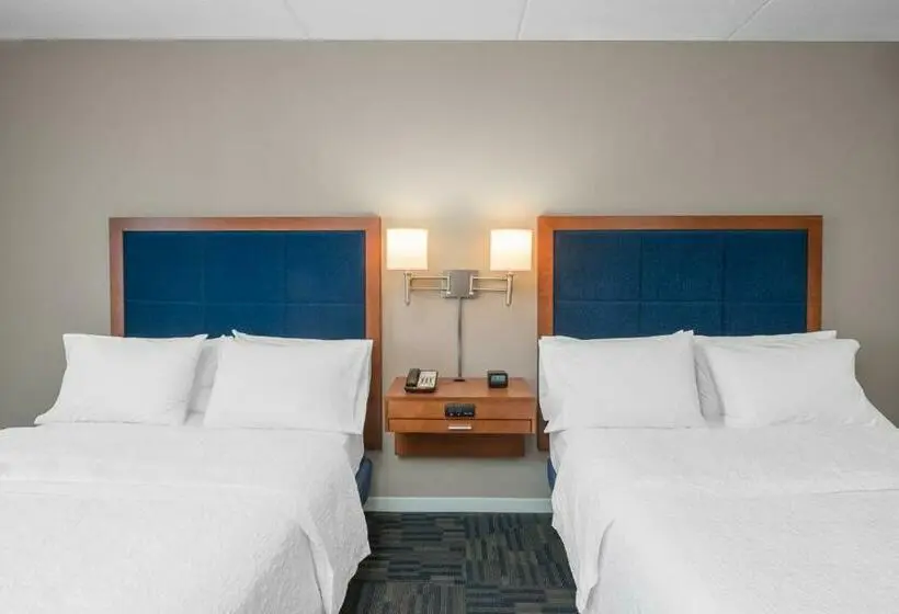 スタンダードルーム, Hampton Inn & Suites Newburgh Stewart Airport