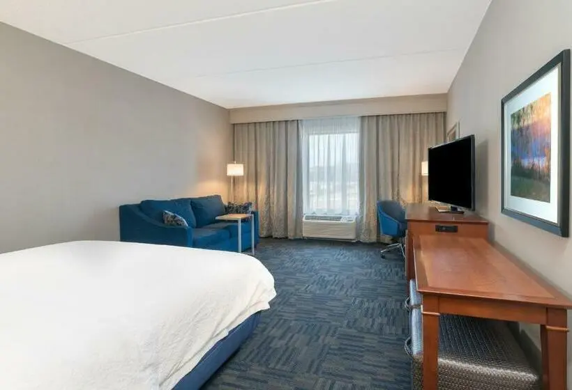 キングサイズベッドのスタンダードルーム, Hampton Inn & Suites Newburgh Stewart Airport