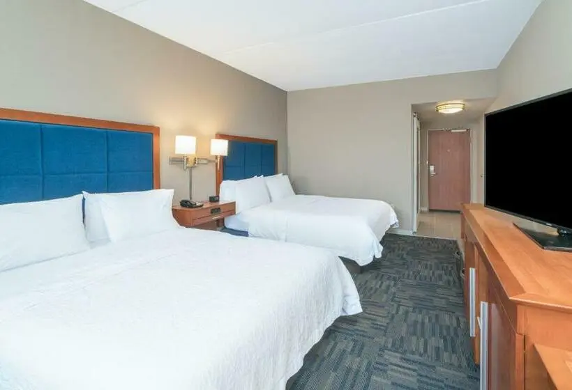 スタンダードルーム, Hampton Inn & Suites Newburgh Stewart Airport