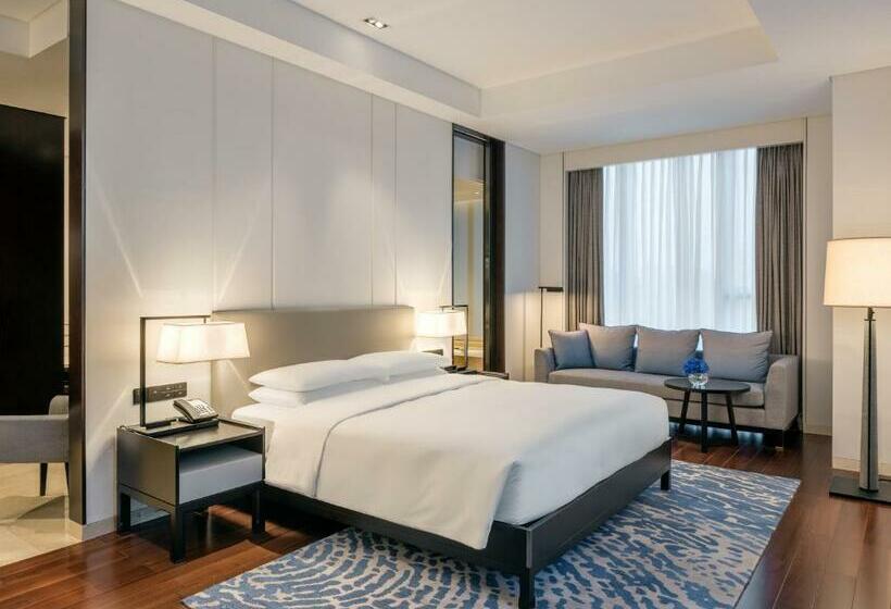 스탠다드 룸 킹사이즈 침대, Hyatt Regency Shanghai Global Harbor