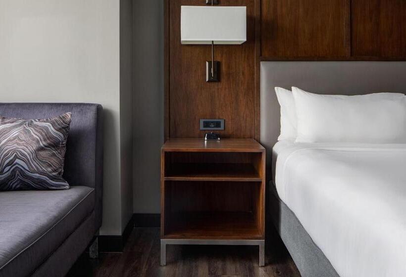 스탠다드 룸, Omaha Marriott Downtown At The Capitol District