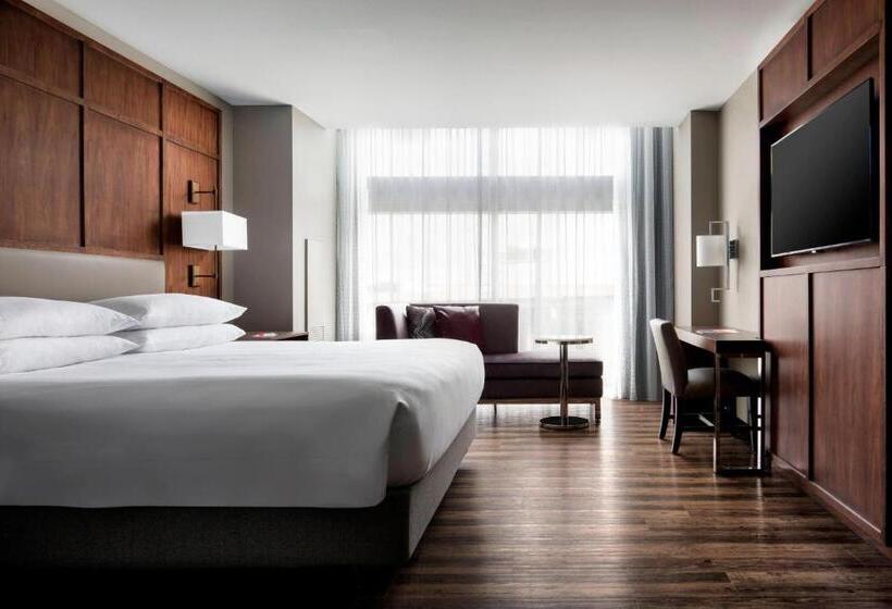 חדר סטנדרט עם מיטת קינג, Omaha Marriott Downtown At The Capitol District