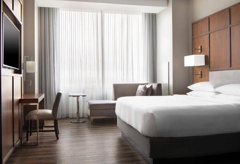 חדר סטנדרט עם מיטת קינג, Omaha Marriott Downtown At The Capitol District