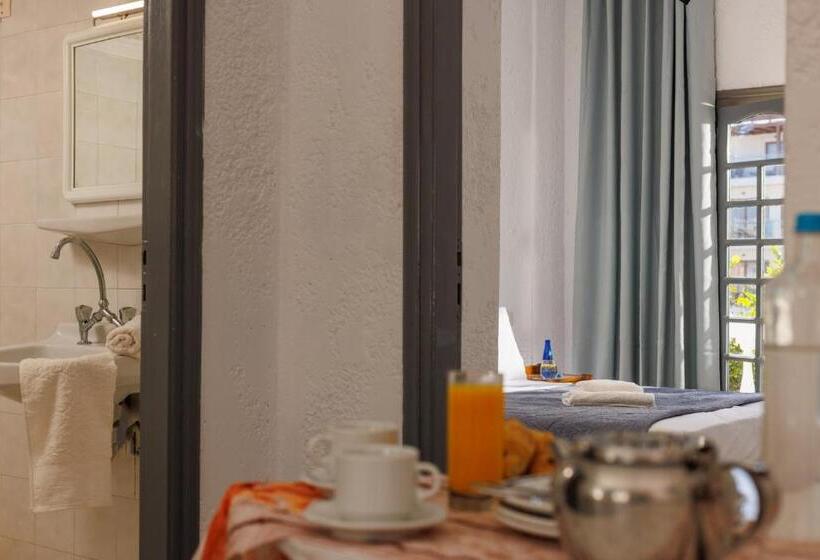 스탠다드 스튜디오, Kings Hotel By Estia