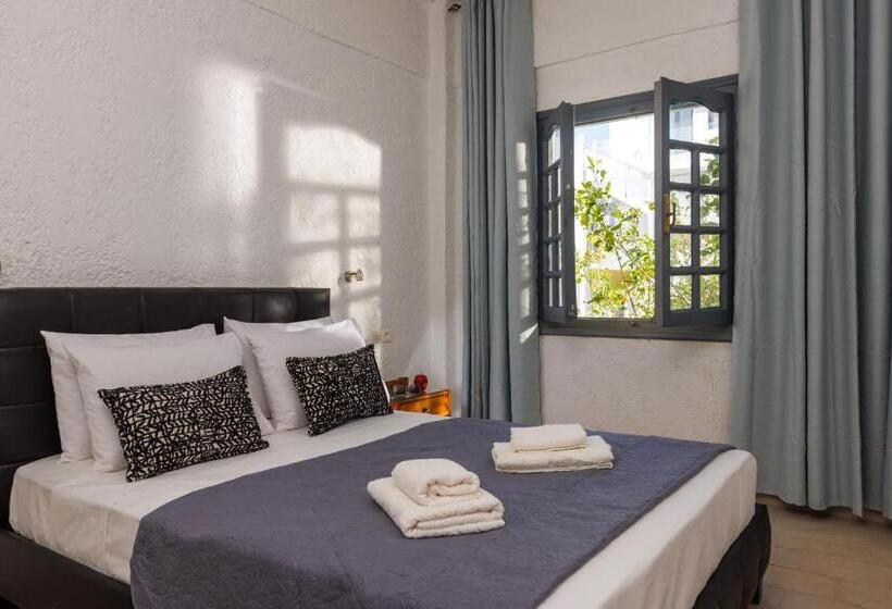 스탠다드 스튜디오, Kings Hotel By Estia