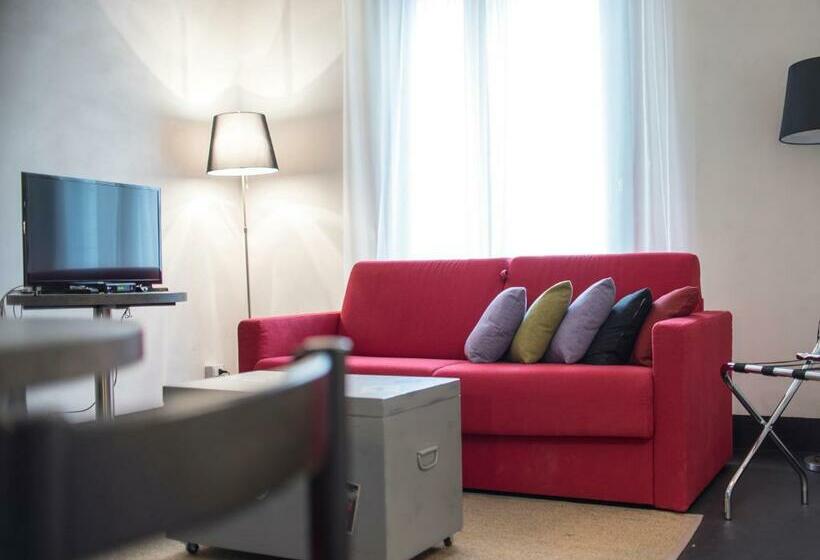 דירת חדר, Palazzo Melfi