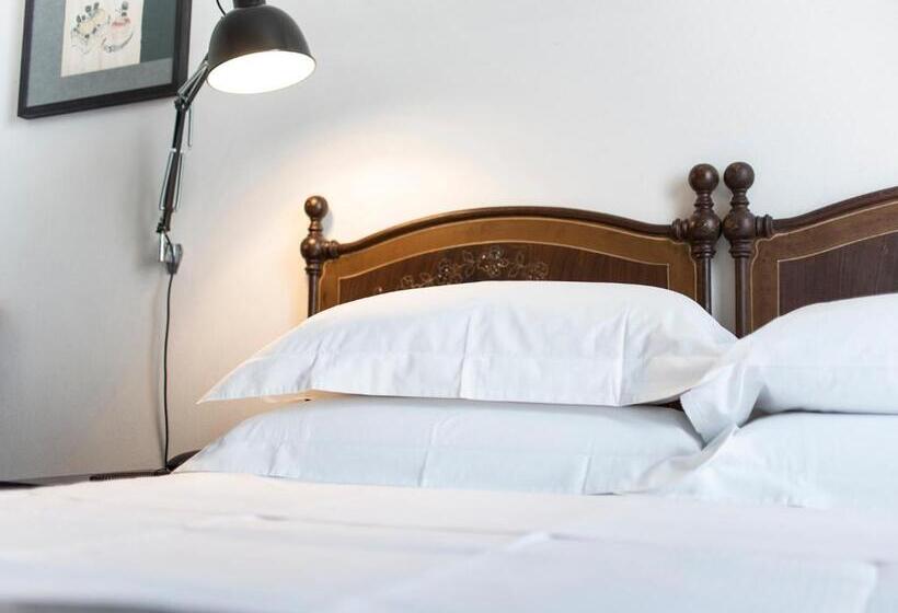 דירת חדר, Palazzo Melfi