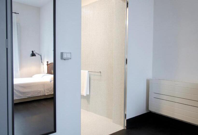 דירת חדר, Palazzo Melfi