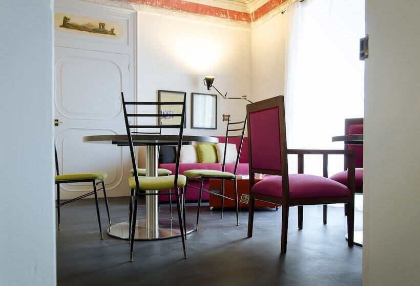 套房, Palazzo Melfi